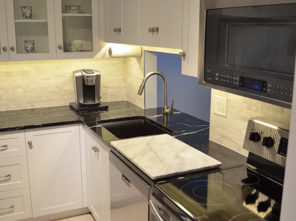 5280 Las Verdes Circle #121, Delray Beach, FL 33484