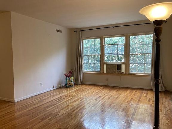 5th image of 455 S Maple Dr #5