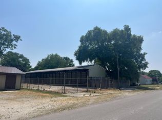 309 E Goss St, Kentland, IN