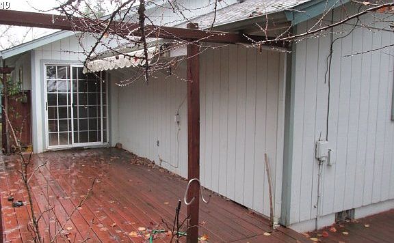 3rd image of 1214 NE Steele Ct