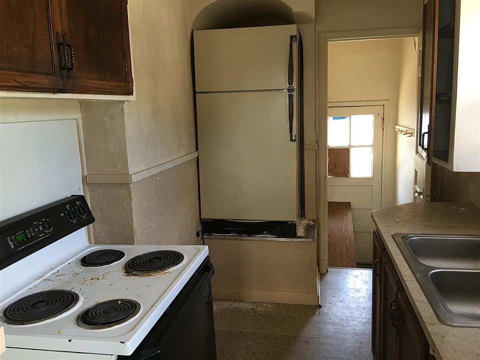 2nd image of 604 S Hydraulic Ave