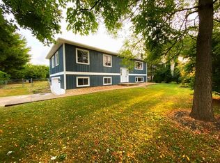 29W222 Wagner Rd, Naperville, IL 60564