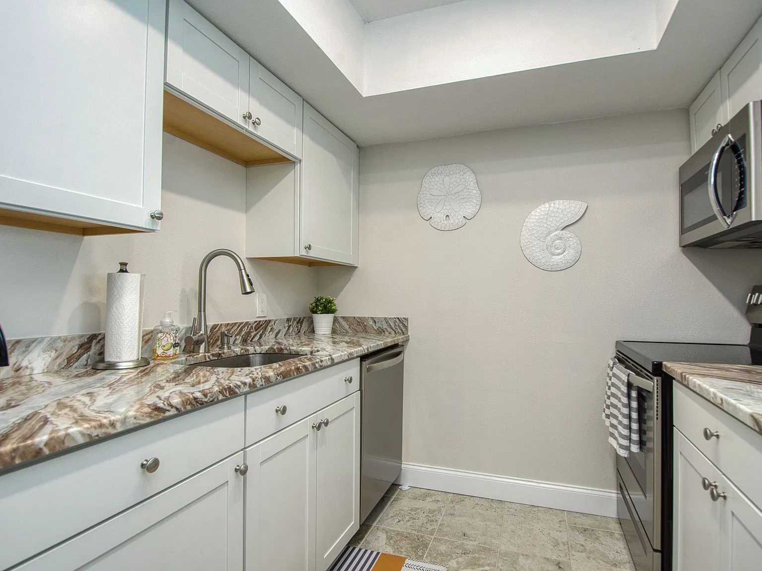 2 bed, 920 sqft, $1,500 — Photo 3