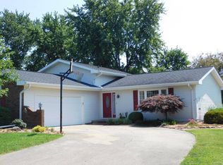 432 Vance Dr, Olney, IL 62450