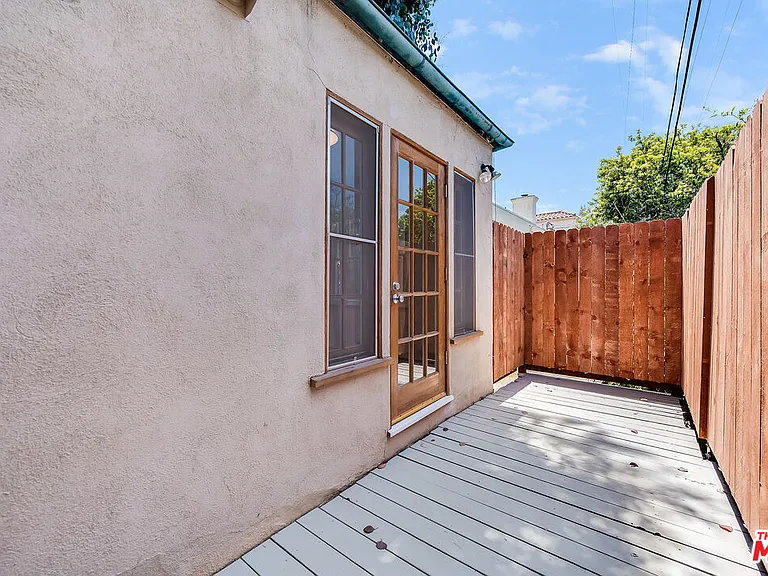 1655 Malcolm Ave #1/2 — Photo 7