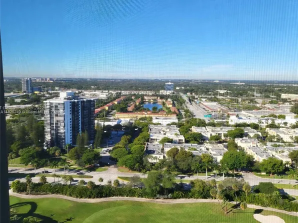 20335 N Country Club Dr #Penthouse 2, Miami, FL 33180