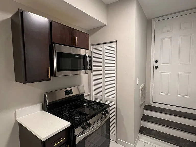 4035 Central Park — Photo 3