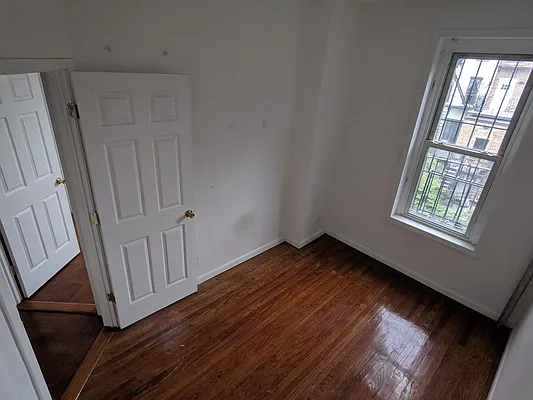 Rented by Mallory Management Corp | media 18