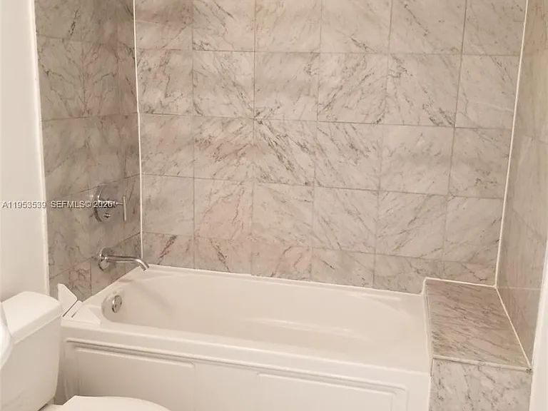 6580 Indian Creek Dr #201 — Photo 27