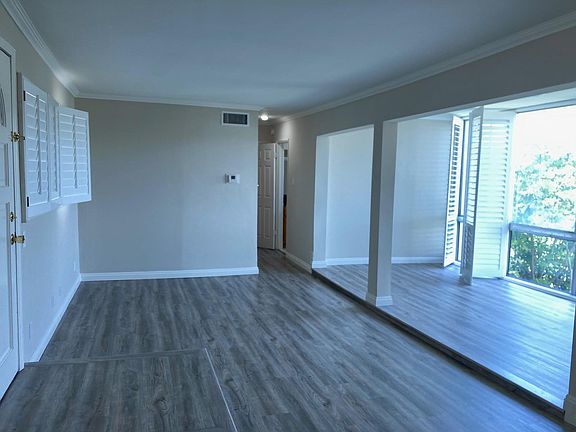 2nd image of 442 S Rexford Dr APT 402