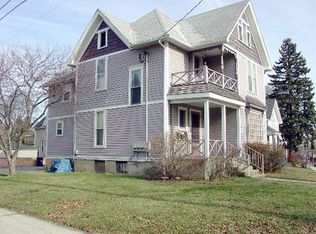 876 Larkin Ave, Elgin, IL 60123