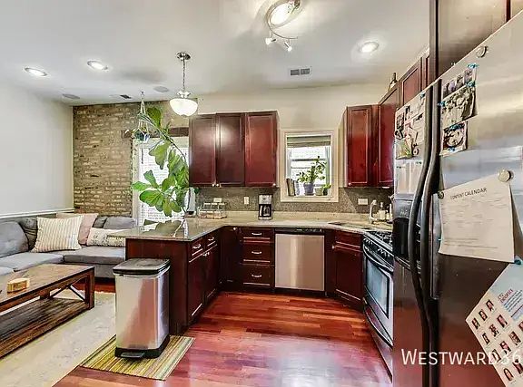 2nd image of 5121 N Kenmore Ave Unit 303