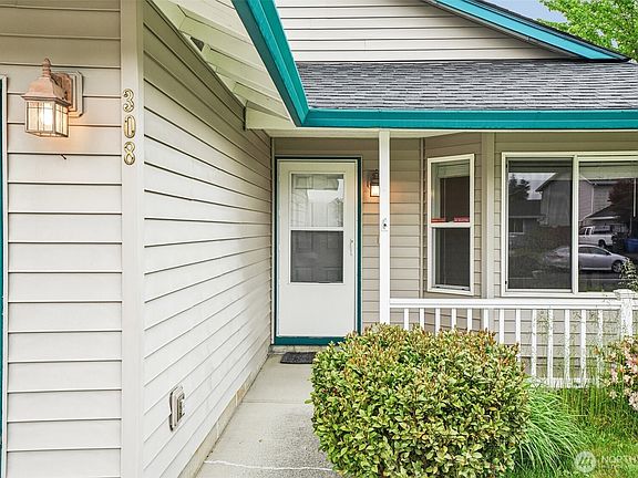 4th image of 308 SE 9th Street