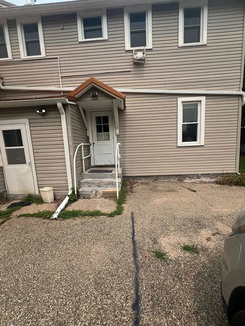 710 N Main St — Photo 4