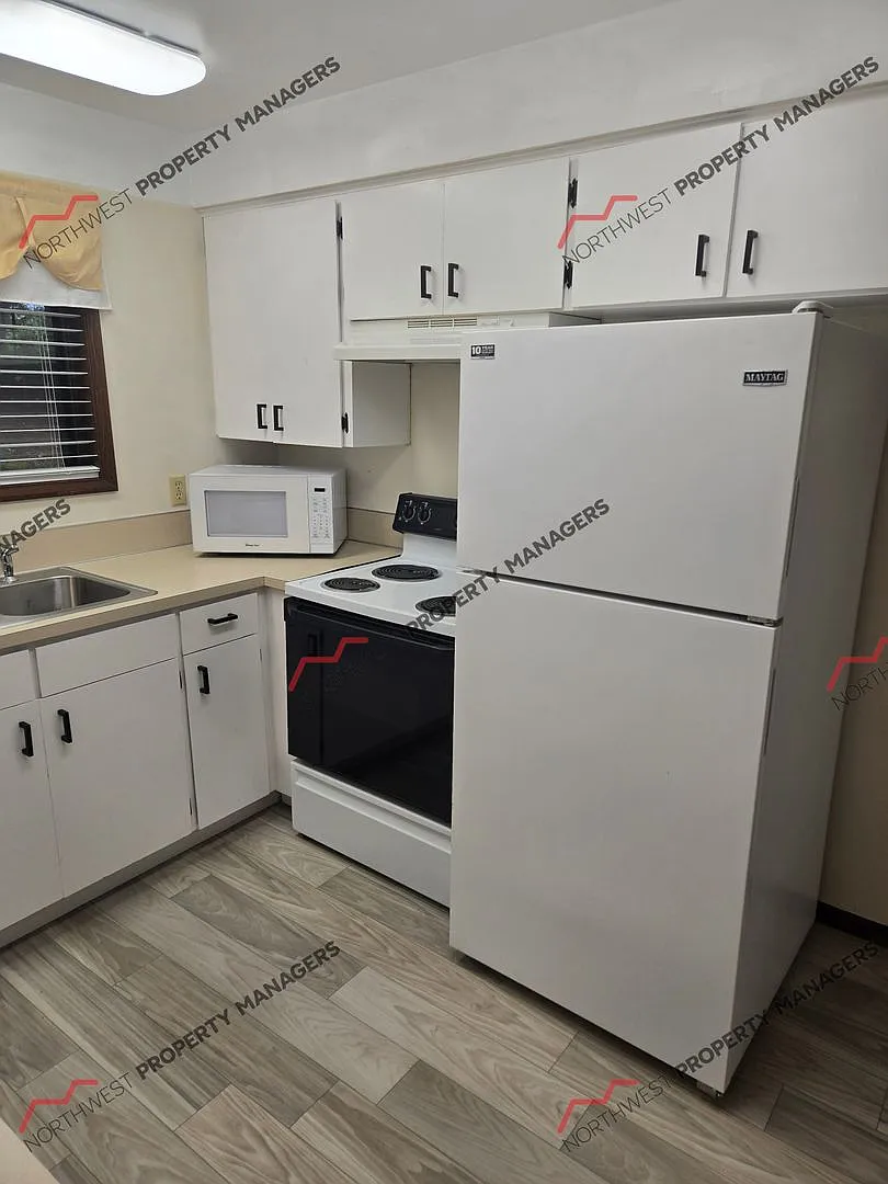 | T25 | $1695 — Photo 4