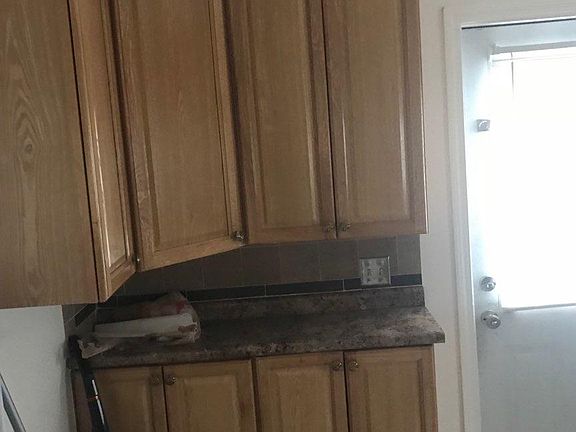 2nd image of 8 Nassau Cir