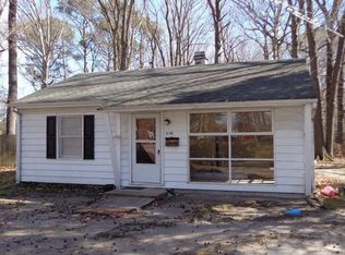 408 Calvert St, Hampton, VA 23669