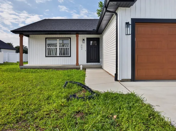 902 W South St, Lexington, IL 61753