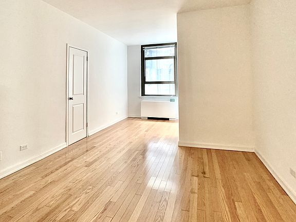 5th image of 4 Park Ave APT 7F