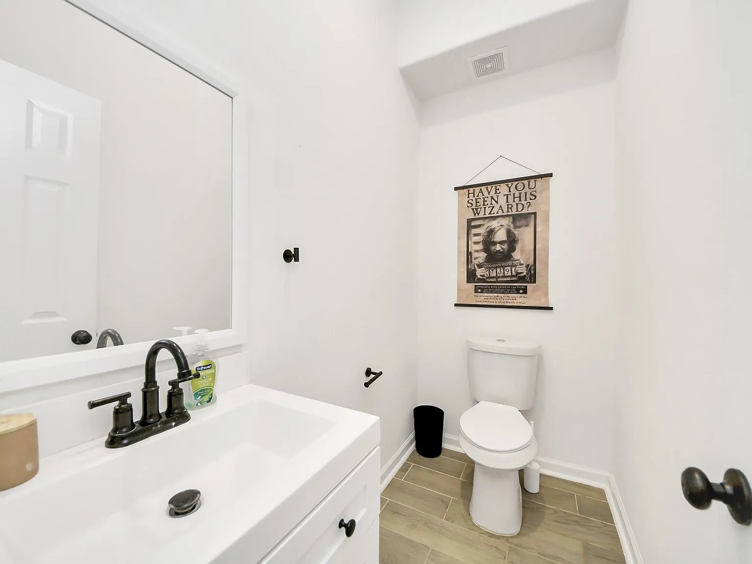 3 bed, 2.5 bath, 1627 sqft, $2,350 — Photo 4