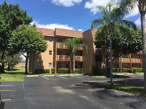 4th image of 9761 Sunrise Lakes Blvd APT 106