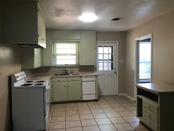 5th image of 3644 Washburn Ave