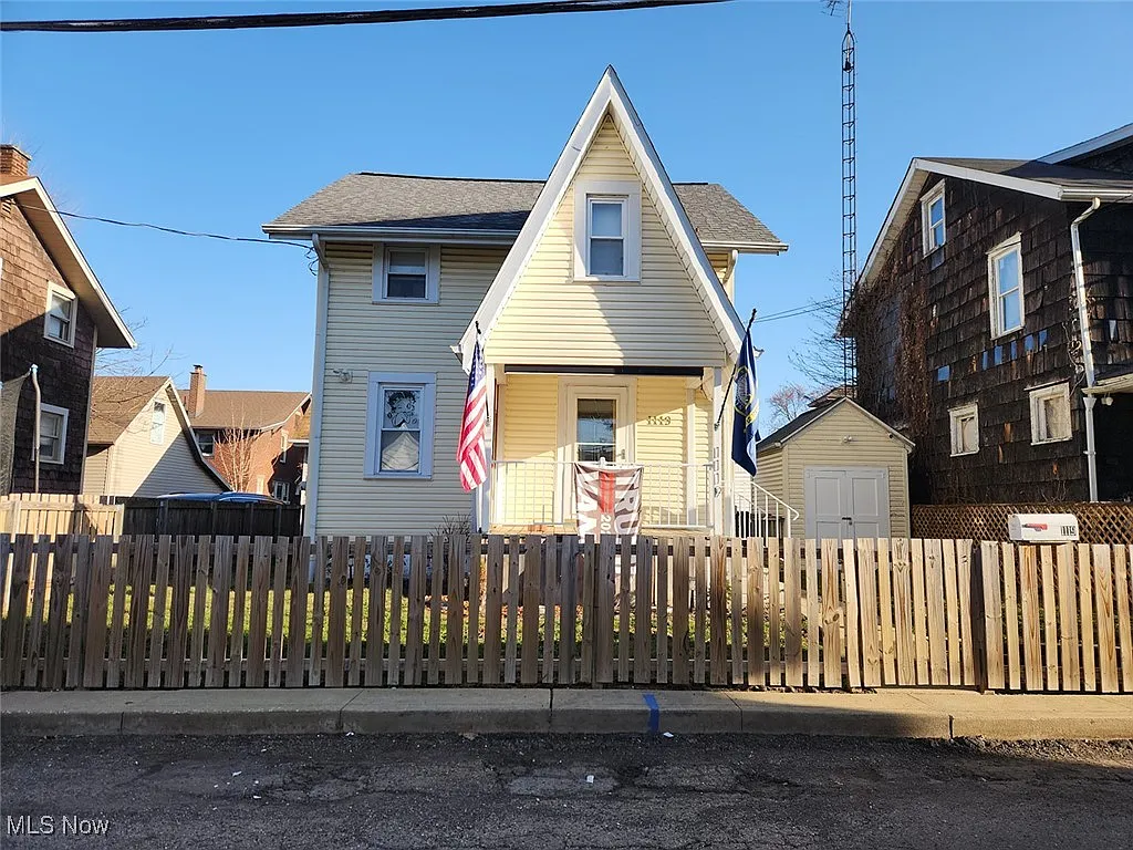 1119 Cottage Pl NW photo 1