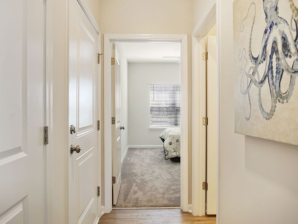 1st image of 943 Lilyturf Cir #1027