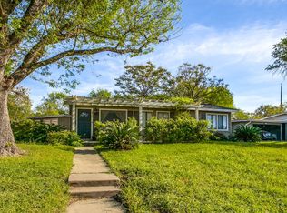 837 Canterbury Hill St, Terrell Hills, TX 78209