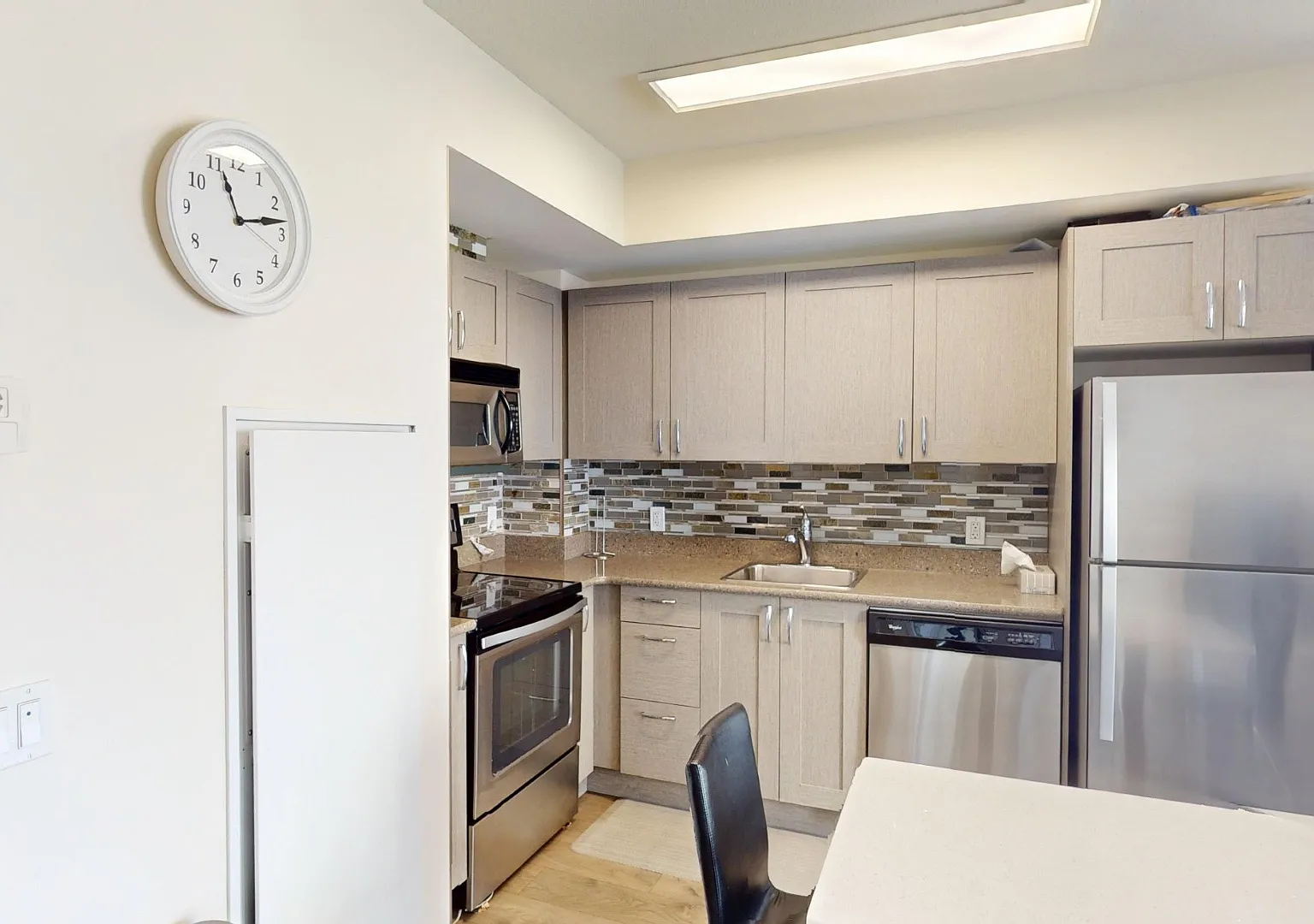 807 Brentwood Common Nw — Photo 3