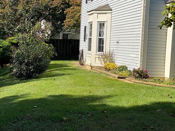 3rd image of 5126 Fox Mill Ct