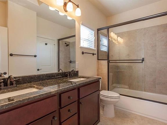 5th image of 5918 Ross Ave Unit B