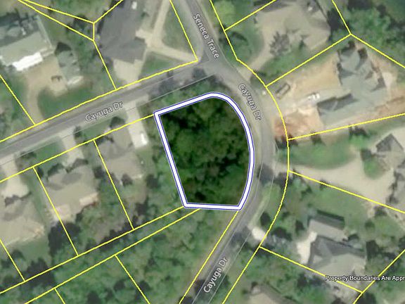 3rd image of 411 Cayuga Dr