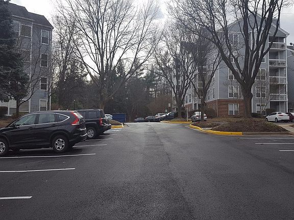 4th image of 3175 Summit Square Dr APT A4