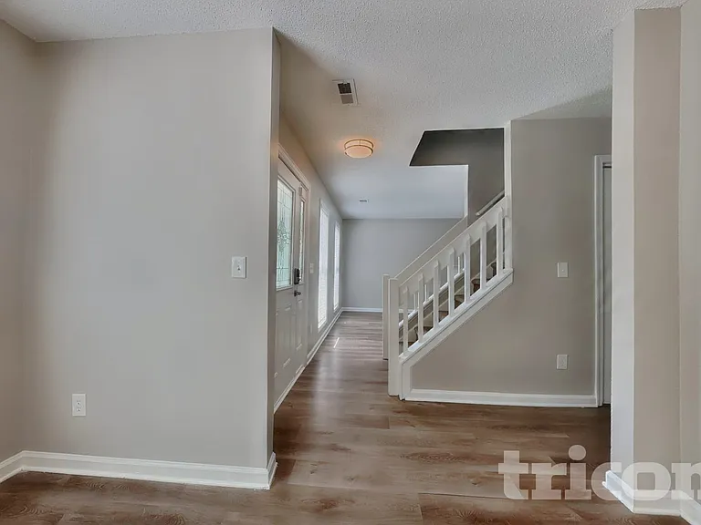 5708 Green Apple Dr — Photo 4