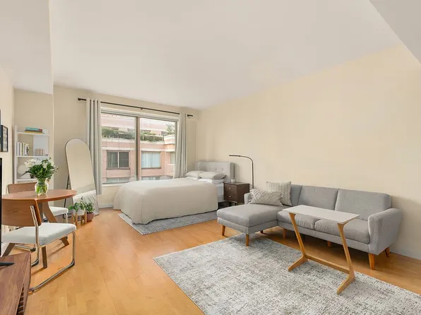205 E 68th St #T6b, New York, NY 10065