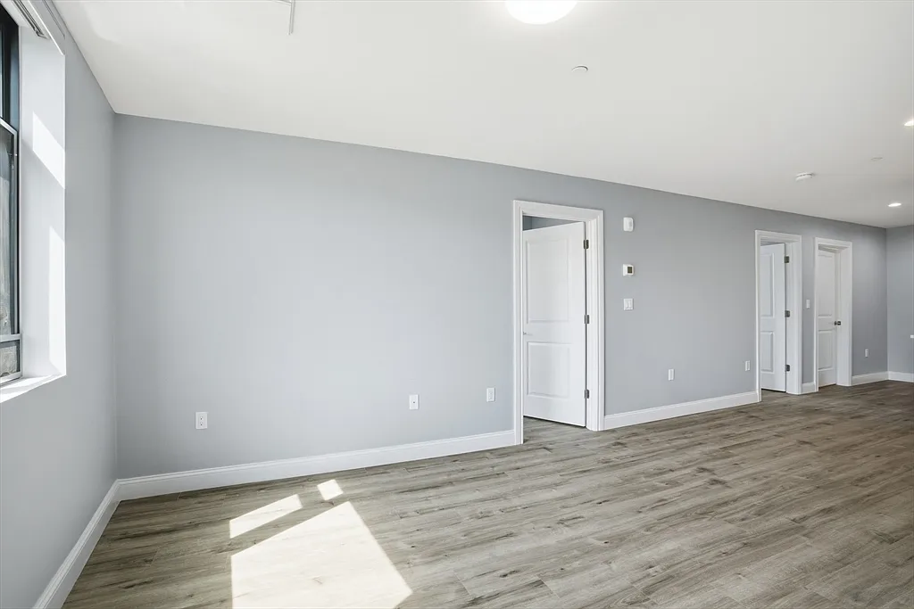2 bed, 1.0 bath, 765 sqft, $3,650 — Photo 4