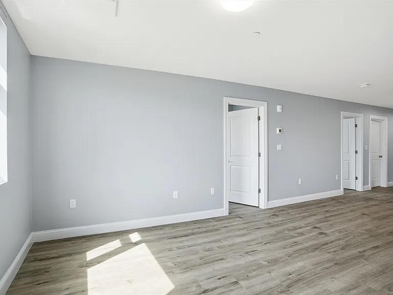 632 Centre St #301 — Photo 4