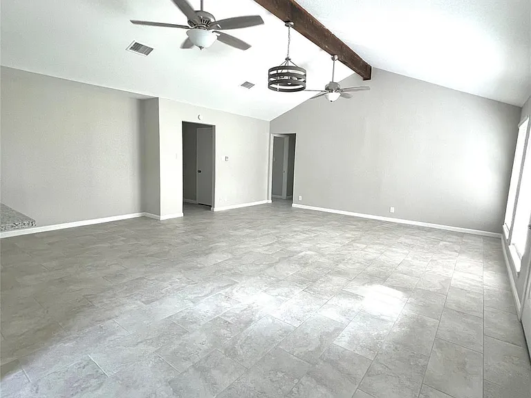 321 Petunia St — Photo 5