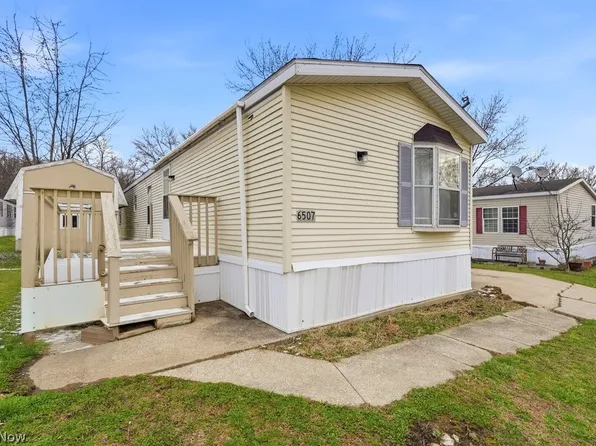 6507 Robby Ln, Ravenna, OH 44266