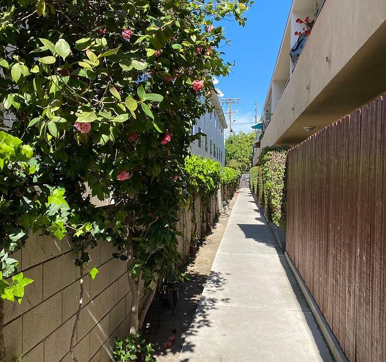 1st image of 15556 Vanowen St APT 22