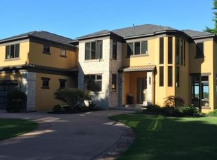 958 E Eagle Lake Dr, Kalamazoo, MI 49009
