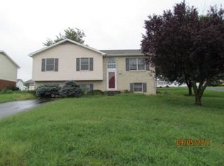 311 Stoneleigh Dr, Harrisonburg, VA 22801