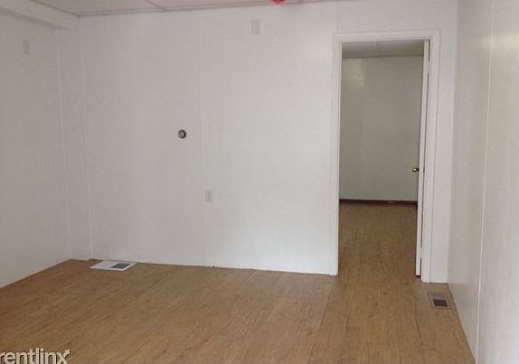 4th image of 1746 Center Ave NE #1804000