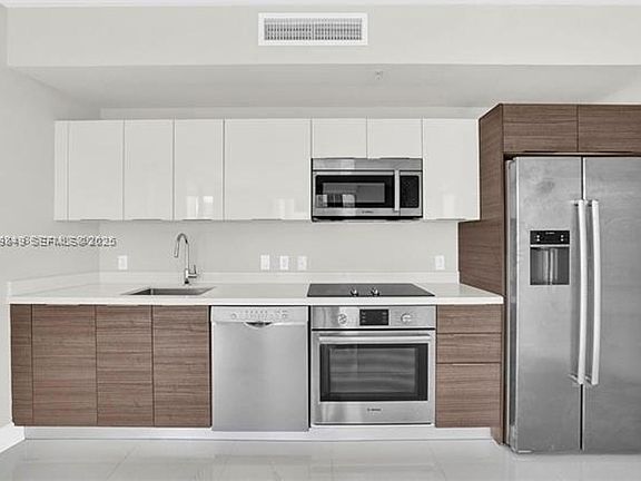 2nd image of 1010 SW 2nd Ave Unit 1804