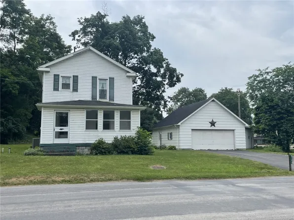 8184 Mercer St, Pulaski, PA 16143