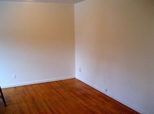 84 Shore Rd APT 1A, Port Washington, NY 11050