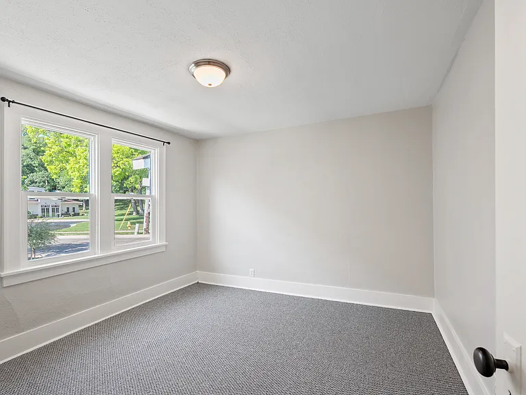 1112 Park Ave — Photo 14