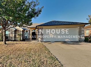 525 Reagan Dillan Dr, Burleson, TX 76028