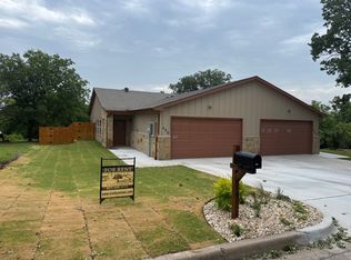 609 & 611 S Sloan St, Weatherford, TX 76086